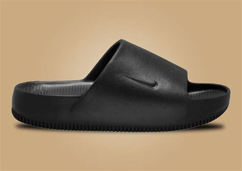 nike calm slide zwart|Nike calm foot locker.